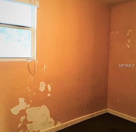 5th image of 10834 Magnolia Dr