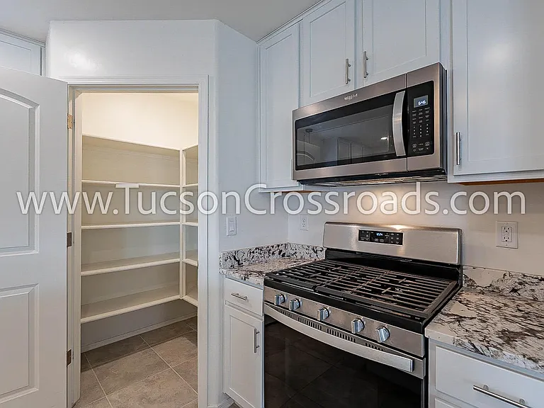 10611 Halsey Dr — Photo 10