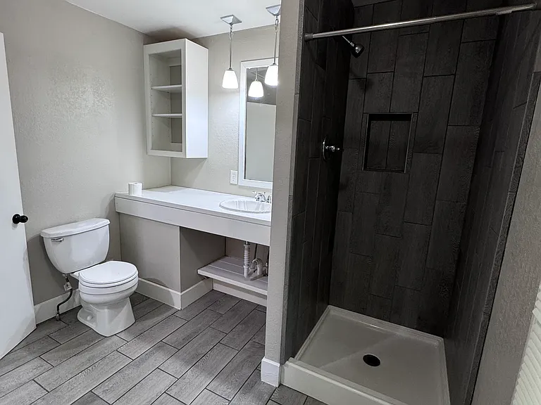 214 Randolph Ct — Photo 18
