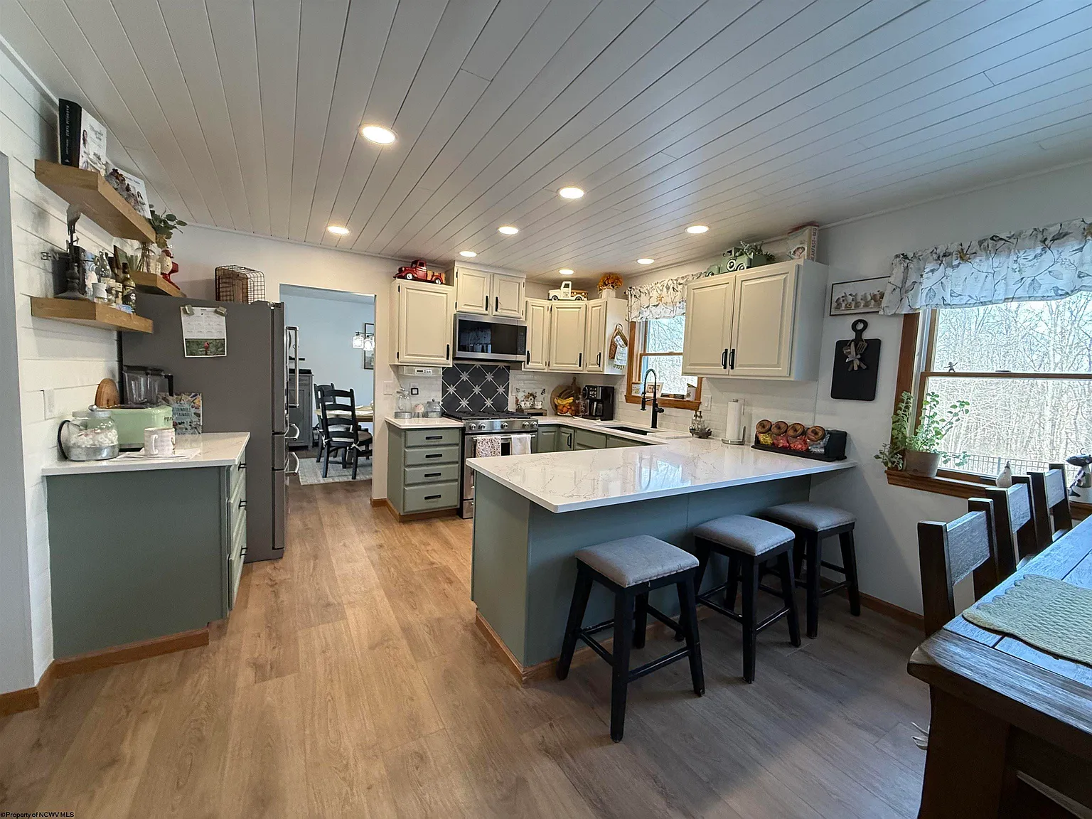 280 Deerfield Cir photo 1