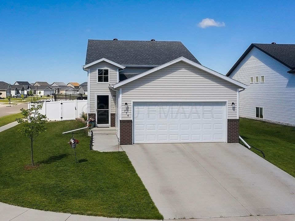 1st image of 776 Albert Dr W