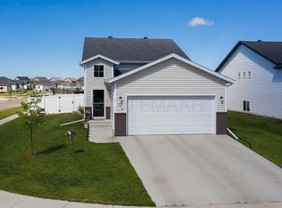 776 Albert Dr W, West Fargo, ND 58078