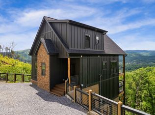 2715 Indigo Ln, Sevierville, TN 37862