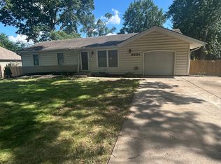 9201 W 98th Ter, Overland Park, KS 66212