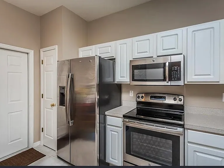 2435 Earlswood Ct — Photo 5