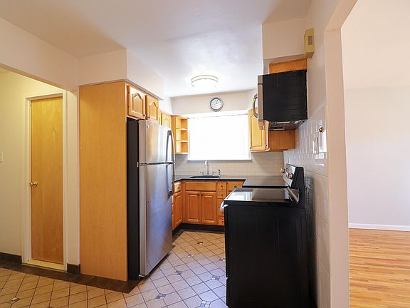 2nd image of 828 Vincent Ave Floor 2