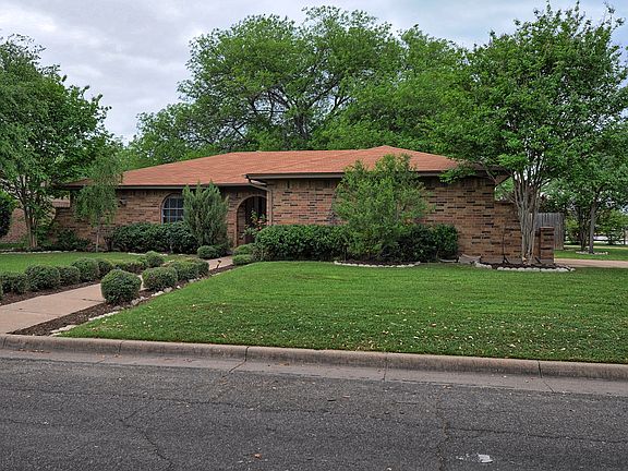 3rd image of 700 Barkridge Trl