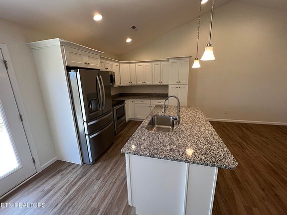 4th image of 5854 Trestle Way