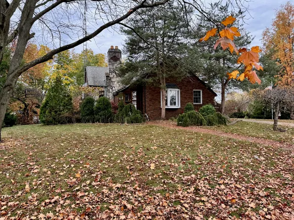 703 S Main St, Knox, IN 46534