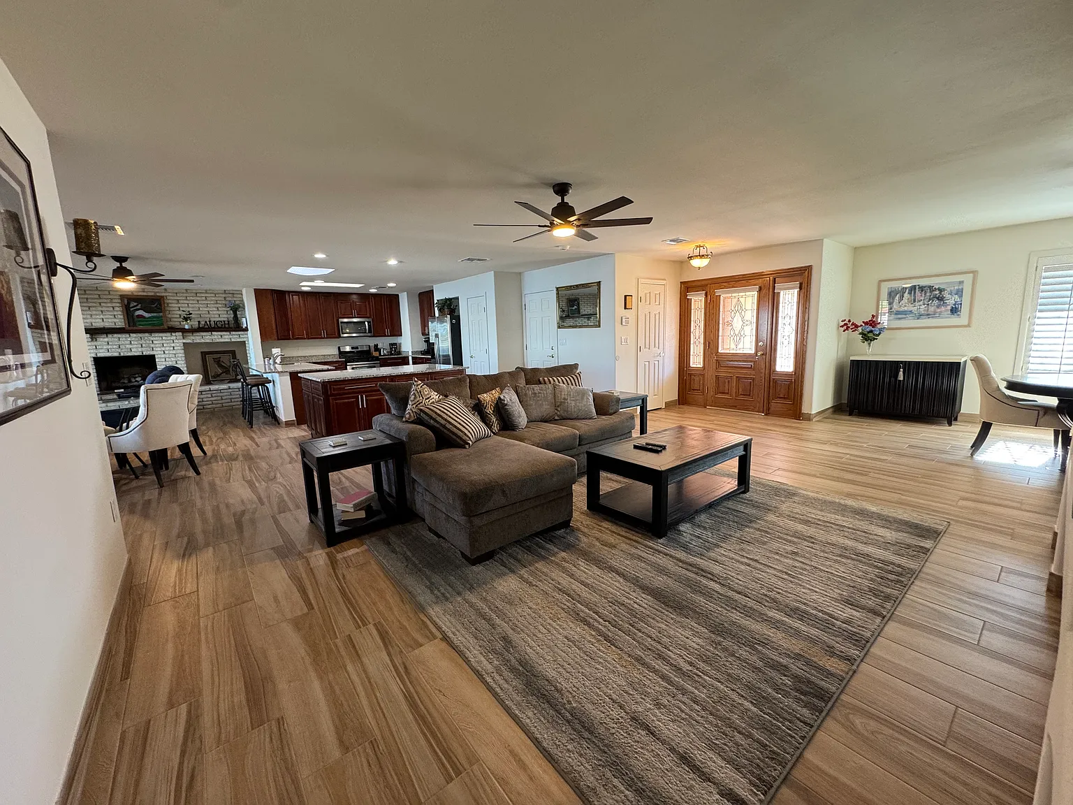 3 bed, 1920 sqft, $3,100 — Photo 2