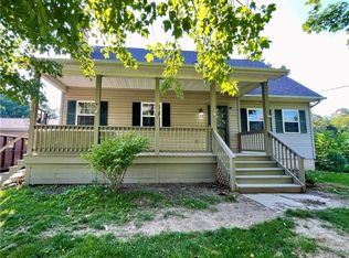 915 Walnut Grove Dr, New Waterford, OH 44445