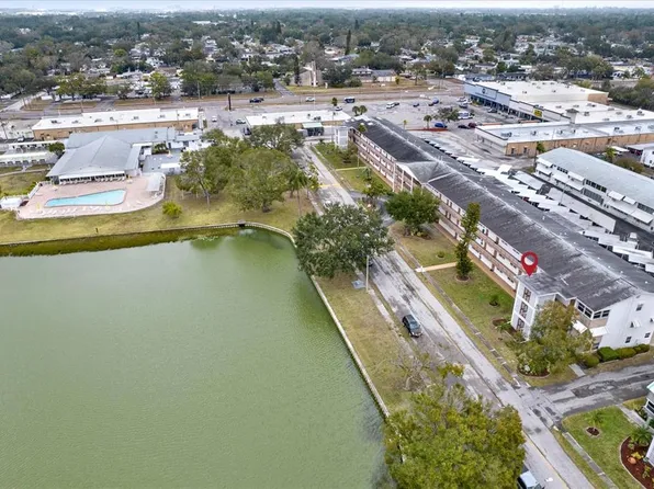 6015 19th St N APT 216, Saint Petersburg, FL 33714