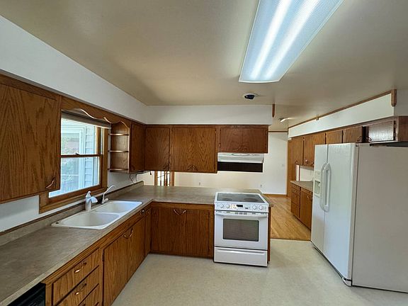 5th image of 507 W Maple St