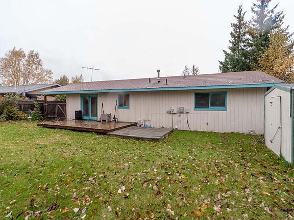 3rd image of 2460 Lyvona Ln