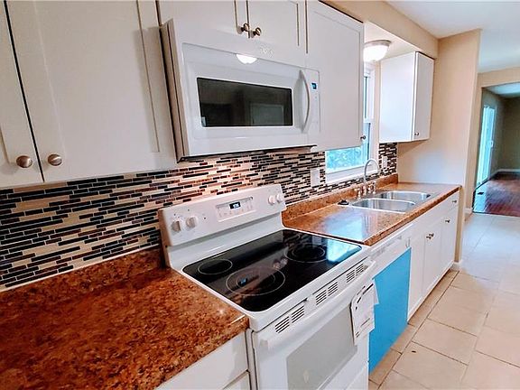 5th image of 4621 Strathaven Dr