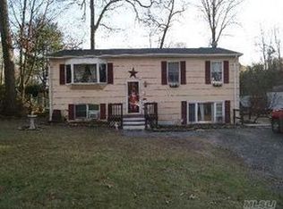 18 Hill Ave, Nesconset, NY 11767