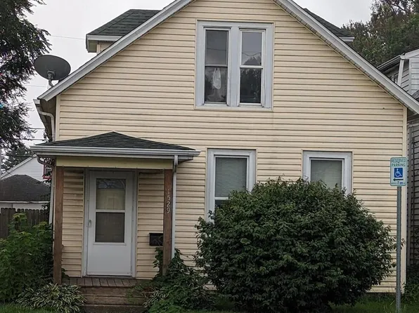 1529 W 4th St, Davenport, IA 52802