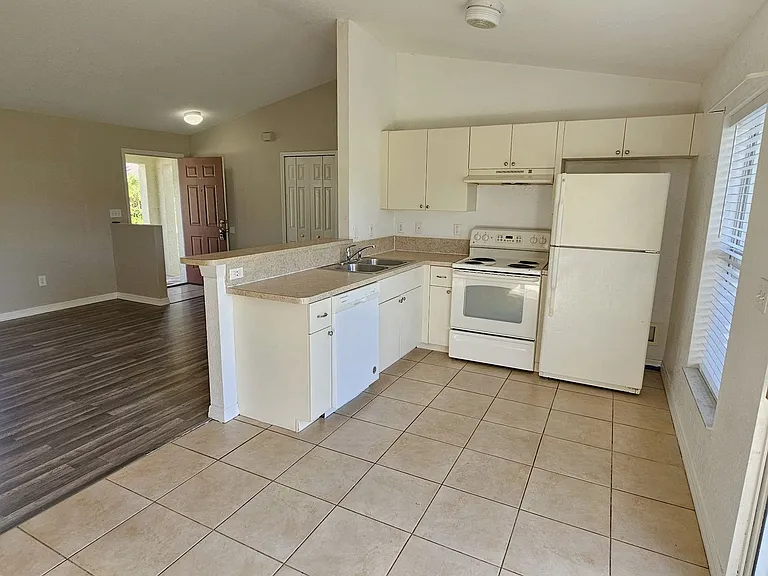 2856 Billberry St — Photo 8