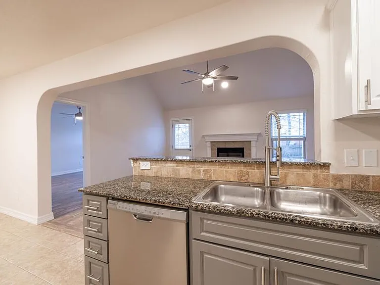 15th Place Townhomes — Photo 11