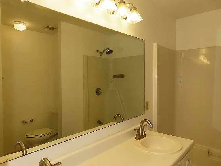 205 Standish Dr — Photo 3
