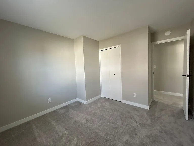 805 Lindenwood Dr S — Photo 11