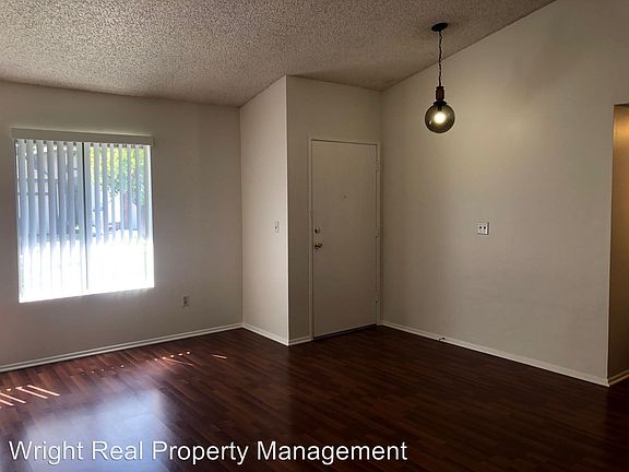 3rd image of 2329 Cravath Ct APT A