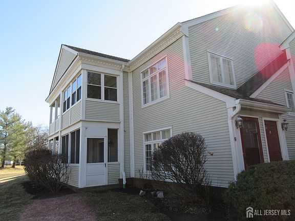 3rd image of 81 Winthrop Rd #H