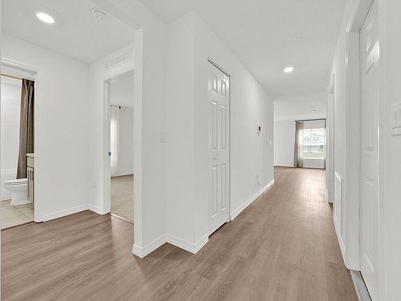 4th image of 261 Gladiola Ct
