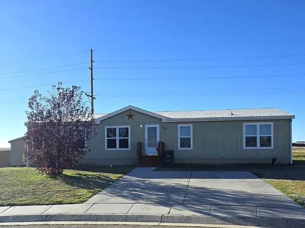 2704 Daybreak Ct, Gillette, WY 82718