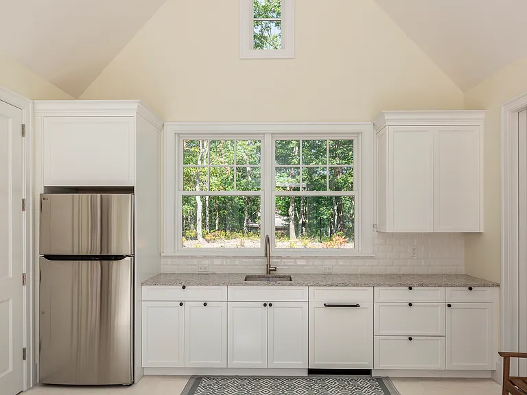 417 Edge Of Woods Rd — Photo 40