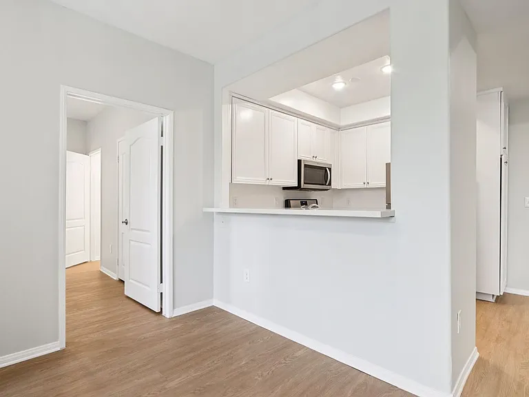 2245 Beverly Glen — Photo 13