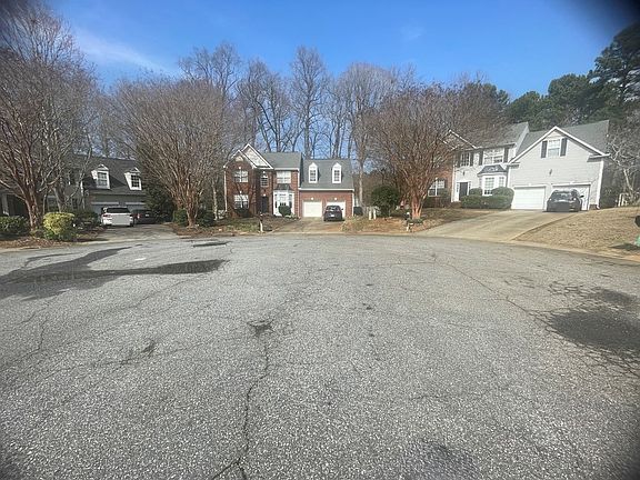 4th image of 618 Cobden Ct