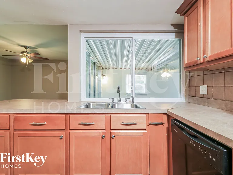 3598 Whispering Woods Dr — Photo 7