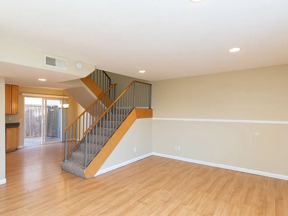 1st image of 828 S Magnolia Ave APT 3
