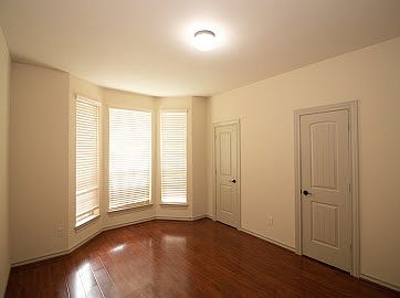 3rd image of 3426 Selene Dr