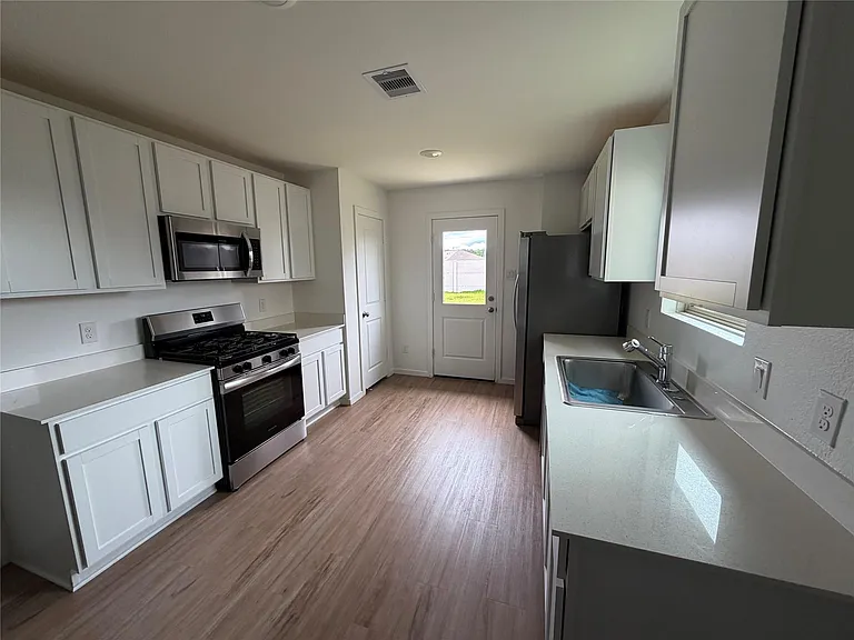 18542 Cepagatti Dr — Photo 6