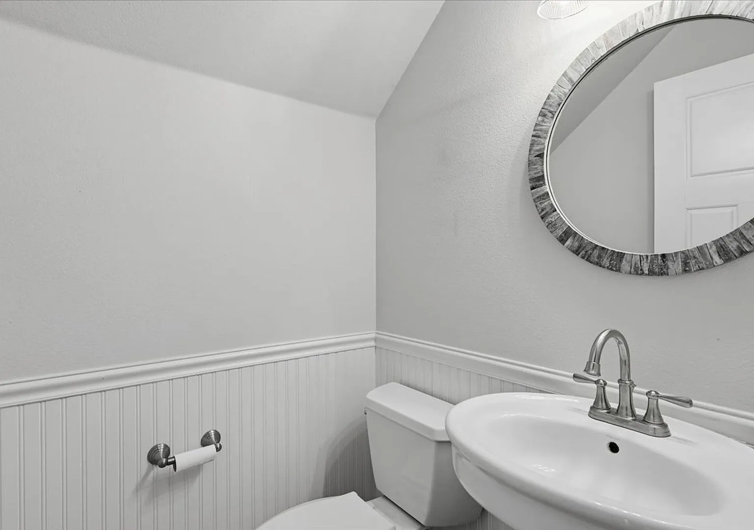 3Bd/2.5Ba Duvall Home — Photo 3