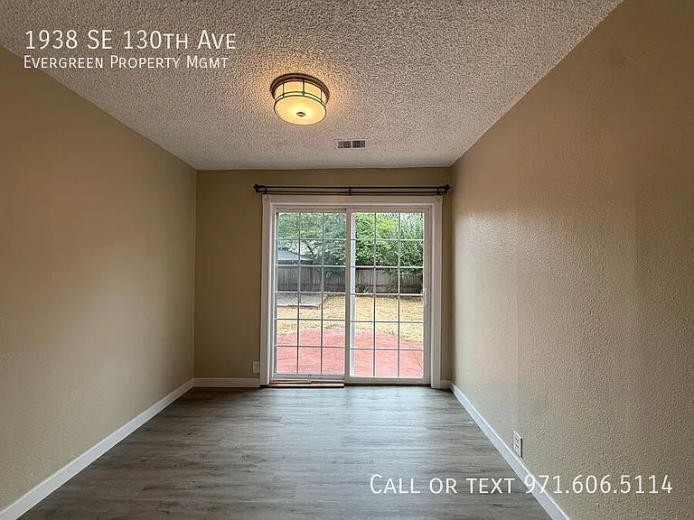 1938 SE 130th Ave — Photo 35