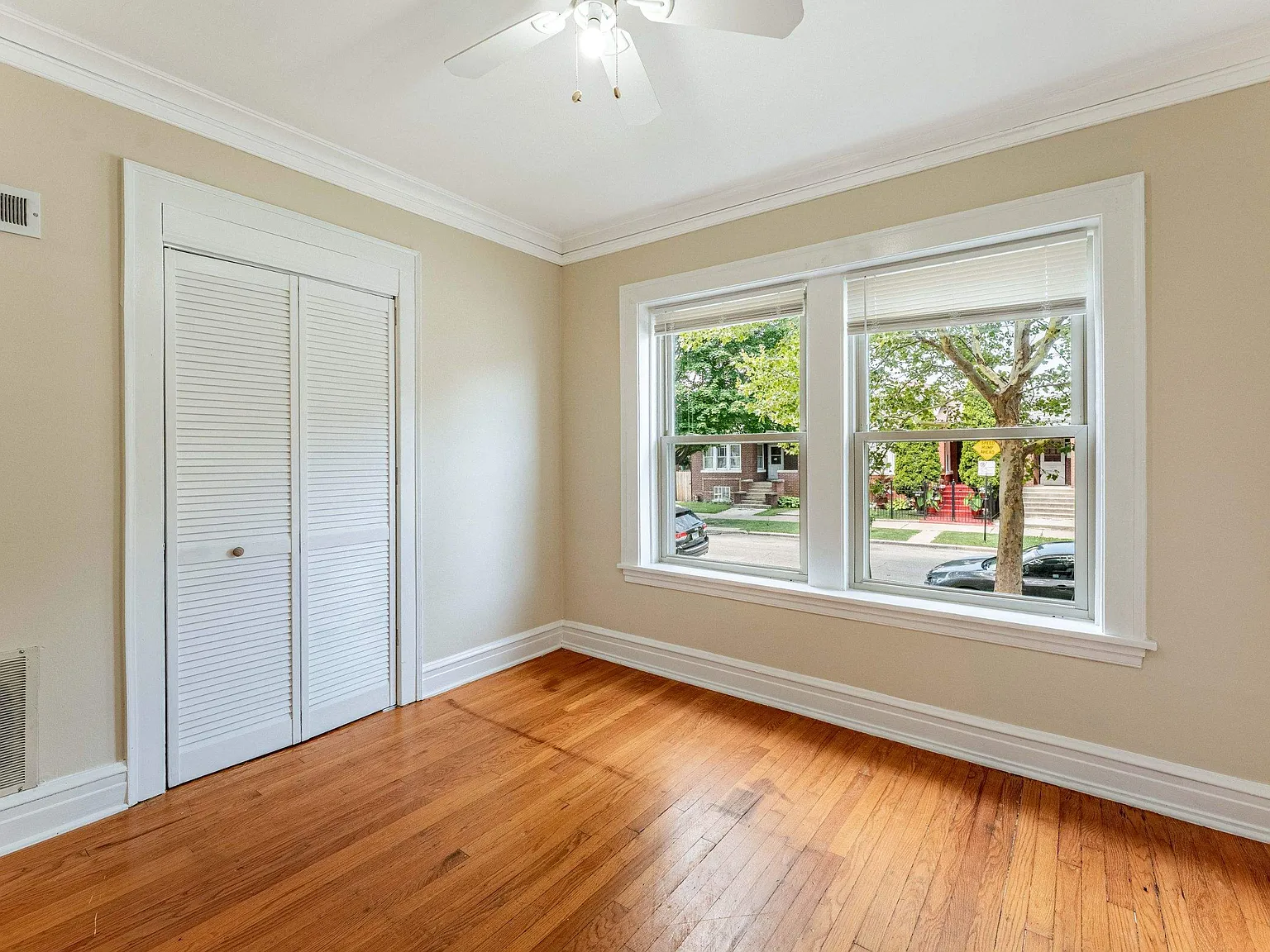 2 bed, 850 sqft, $1,200 — Photo 3