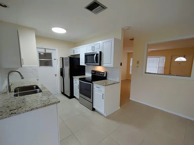 742 Bywood Dr NE — Photo 6