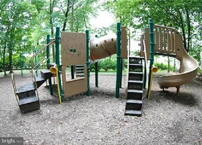 8360 Greensboro Dr #203 — Photo 24