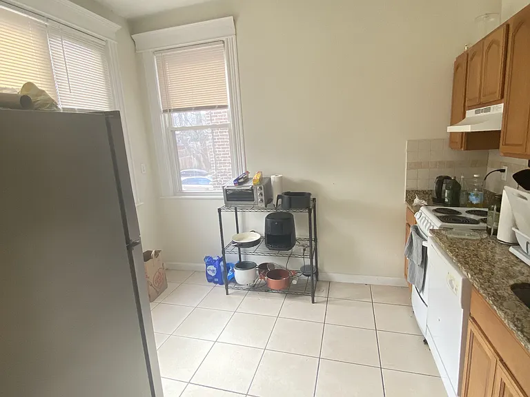 23 Euston St #2 — Photo 8