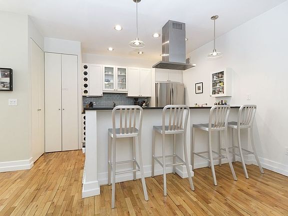 3rd image of 75 Livingston St APT 5C