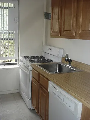 Rented by Stonehenge NYC LLC | media 29