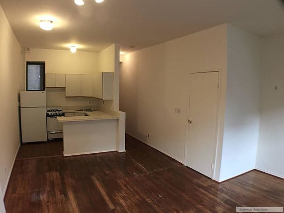 4th image of 215 W 106th St #2AA