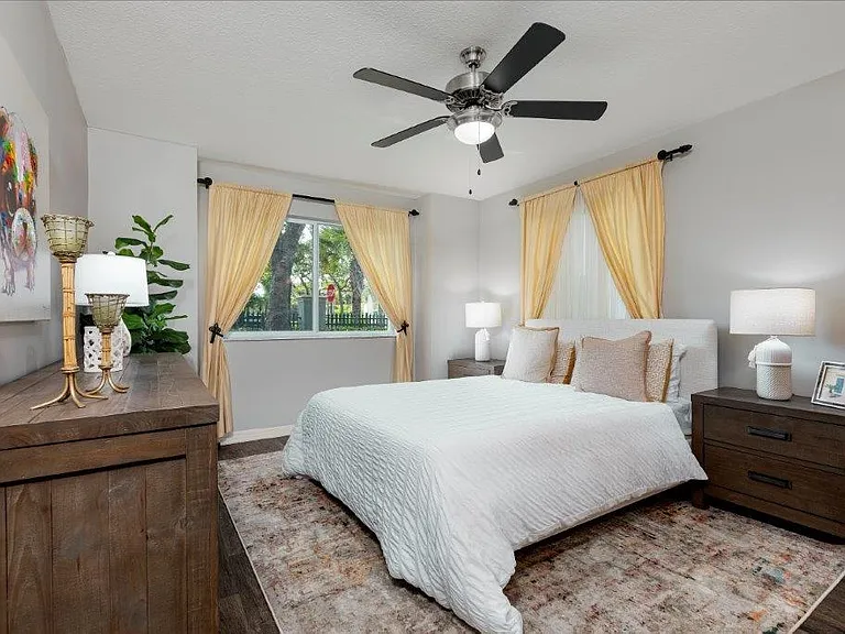 Weston Place Apartments — Photo 12