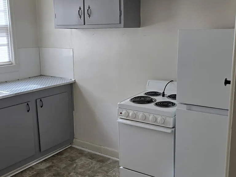 531 Avenue B — Photo 2