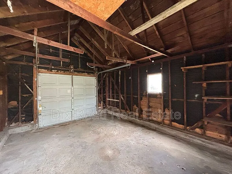 3 bed, 1.5 bath, 1075 sqft, $1,050 — Photo 4