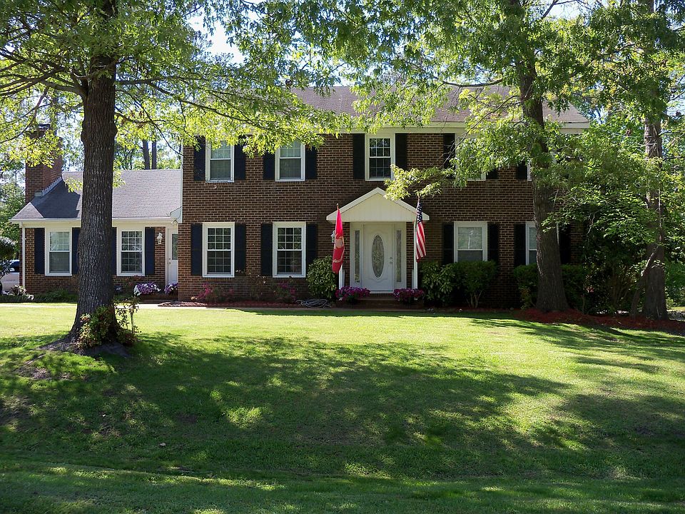 2217 Colony Plaza