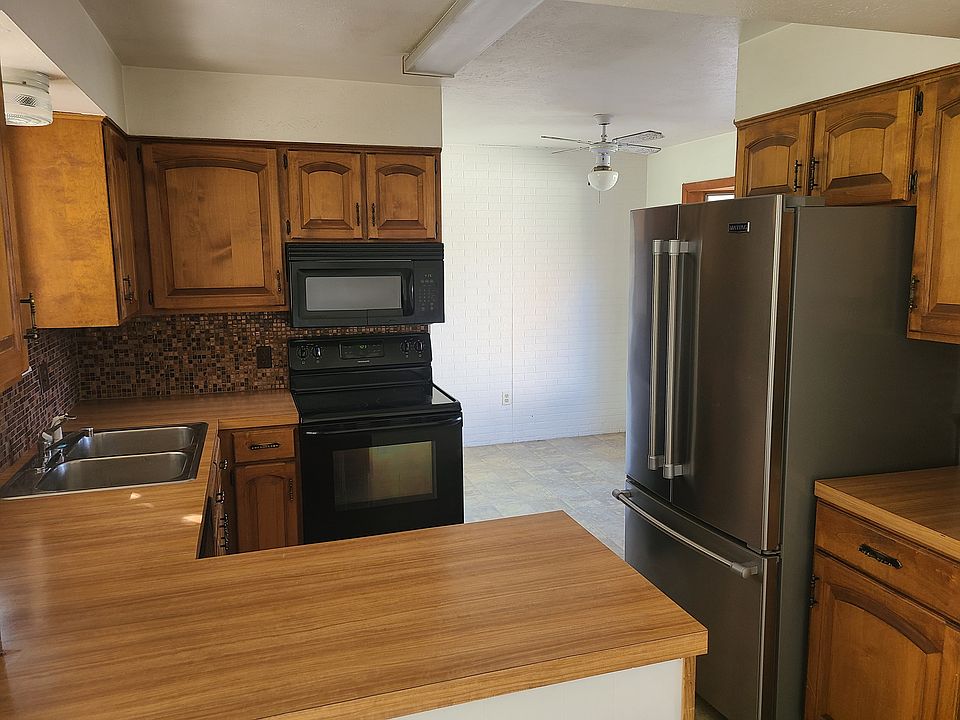 2nd image of 236 Cypress Cir